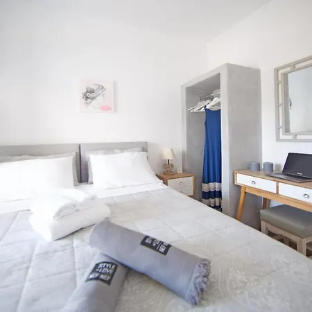 Diasino And Car Apartment